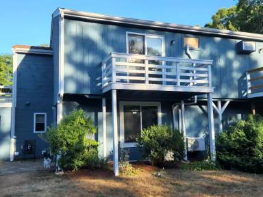 Main picture of 15 Holly Cir