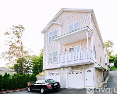 Main picture of 638 Hope St