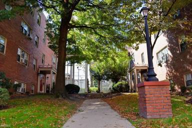 Main picture of Chestnut Manor