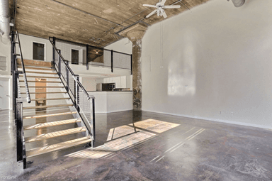 Main picture of 2910 Canton St