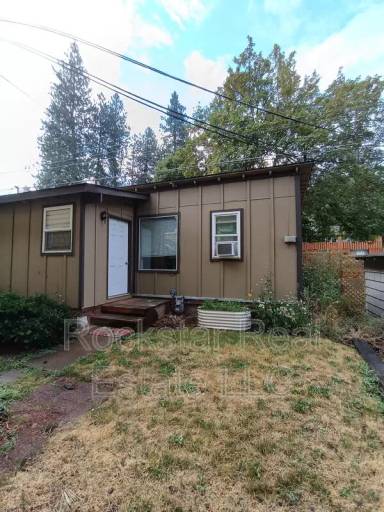 Main picture of 1420 E 16th Ave