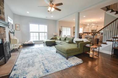 Main picture of 1048 Barnhill Rd