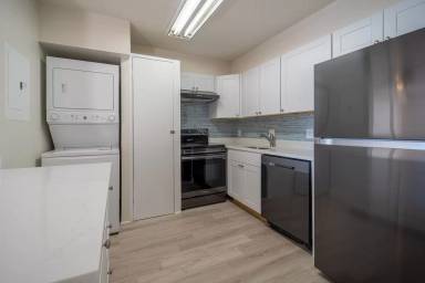 Main picture of Lakeside Plaza Condominium