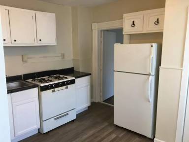 Main picture of 653 Sims Ave