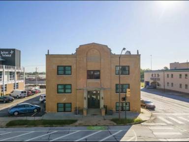 Main picture of 625 S Elgin Ave