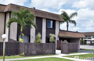 Main picture of 2140 Sherwood Forest Blvd