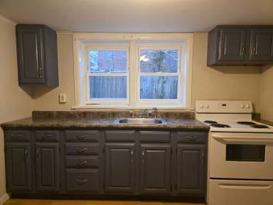 Main picture of 2717 W 3rd St