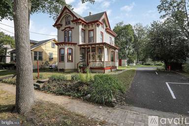 Main picture of 16 Lincoln Ave