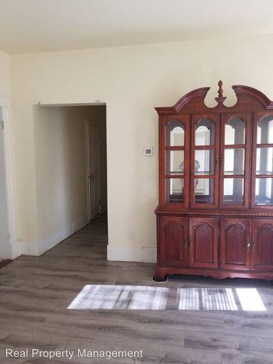 Main picture of 18 Lawrence St