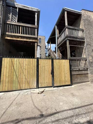 Main picture of 1114 W Grand Ave