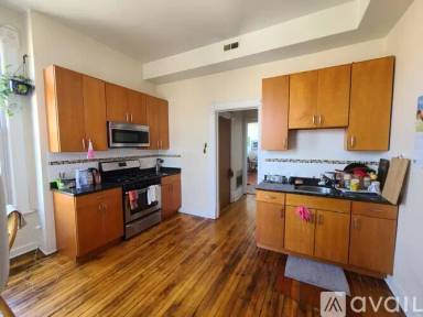 Main picture of 2000 S Ashland Ave