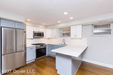 Main picture of 4637 N Dover St