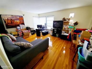 Main picture of 2058 W Foster Ave