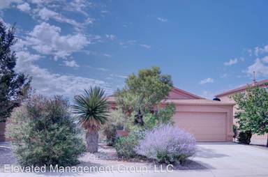 Main picture of 1024 Desert Paintbrush Loop NE