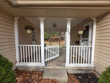 Main picture of 500 Carrolton Blvd