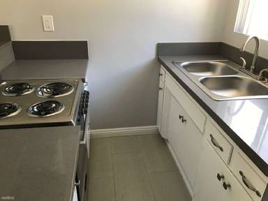 Main picture of 942 S Burlington Ave
