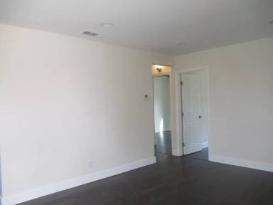 Main picture of 7019 Mission Ave