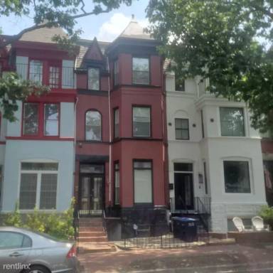 Main picture of 617 8th St NE