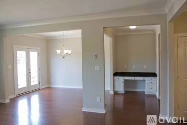 Main picture of 451 Shakespeare Dr