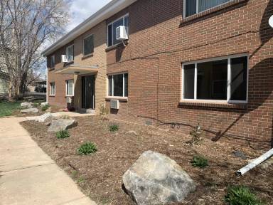 Main picture of 715 Moore St