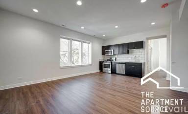 Main picture of 4352 N Troy St