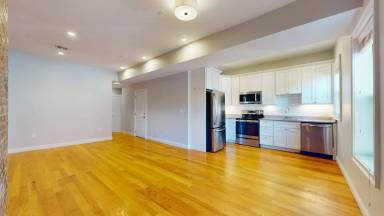 Main picture of 151 Meridian St