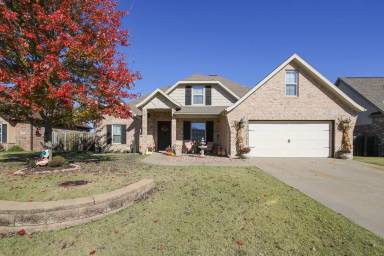 Main picture of 3705 W Lexington Dr