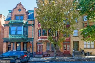 Main picture of 35 N Queen St