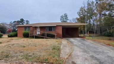Main picture of 100 Randall Dr SE