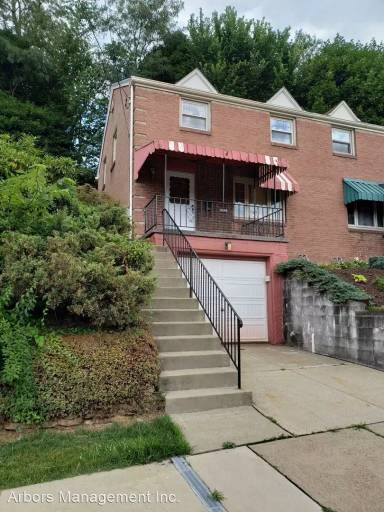 Main picture of 624 Roosevelt Ave
