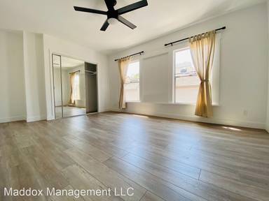 Main picture of 923 W 41st Dr