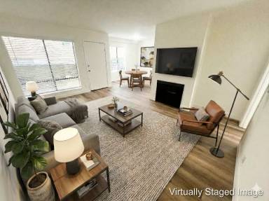 Main picture of 824 Bay St