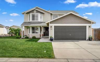Main picture of 108 Clemans Ave