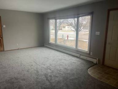 Main picture of 922 4th St S