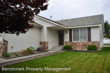 Main picture of 5851 N Troon St