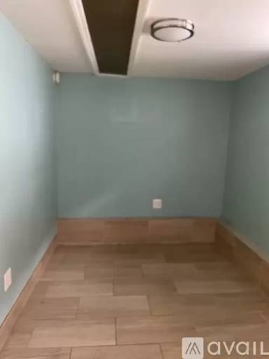 Main picture of 1284 E 57th St