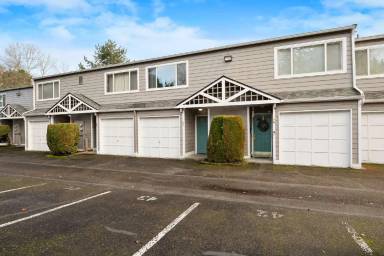 Main picture of 830 Pike St NE