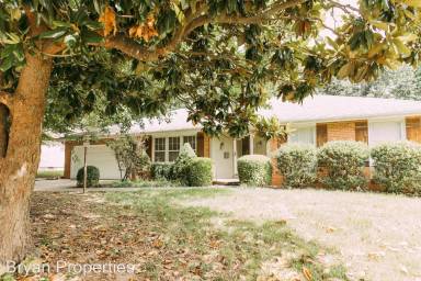 Main picture of 2133 E Montclair St