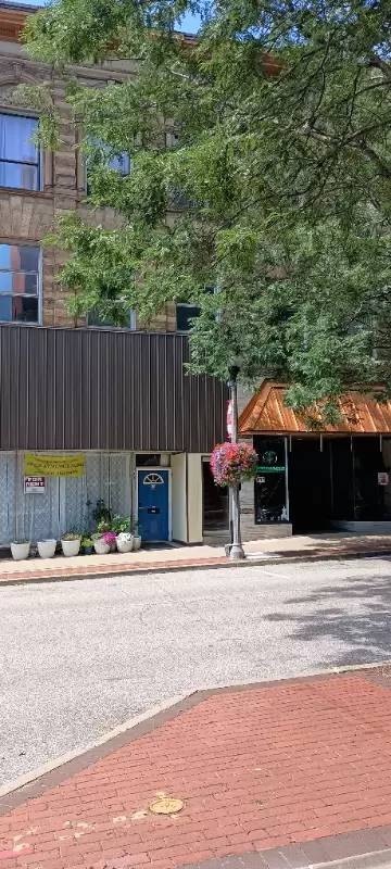 Main picture of 617 1/2 Market St