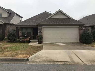 Main picture of 2627 N Miranda Ave