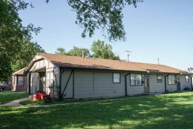 Main picture of 1826 S Laura Ave