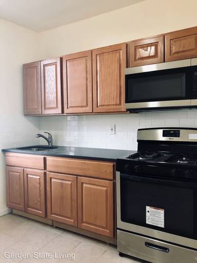 Main picture of 241 Hawthorne Ave