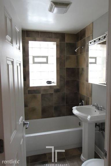 Main picture of 3244 N Clifton Ave