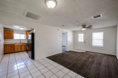 Main picture of 219 W 9th St