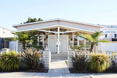 Main picture of 608 E Realty St