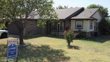 Main picture of 124 Bridle Dr