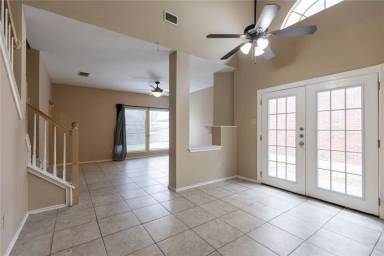 Main picture of 815 Black Locust Dr