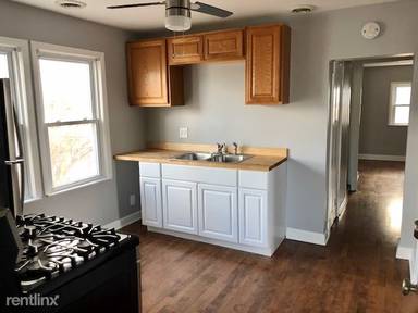 Main picture of 4051 N Kilbourn Ave