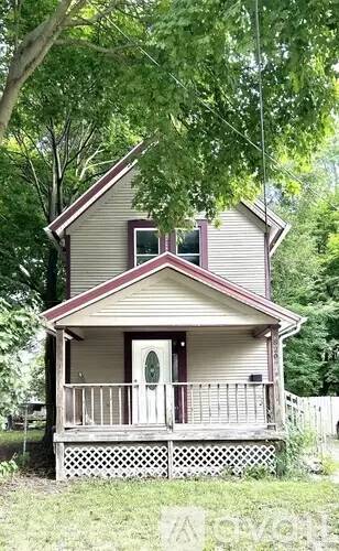 Main picture of 820 Cross St
