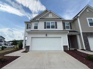 Main picture of 5003 Tura St